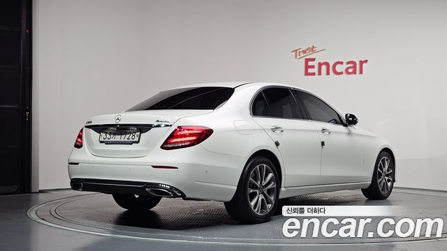 Mercedes-Benz E-Class (W213) E300 4MATIC Avnatgarde 2019 — фото 2