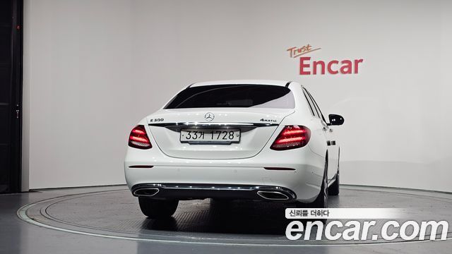 Mercedes-Benz E-Class (W213) E300 4MATIC Avnatgarde 2019 — фото 4