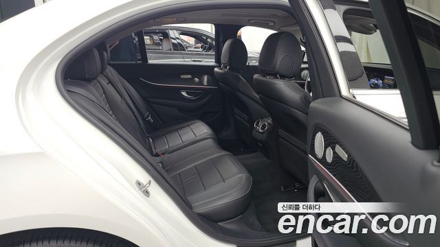 Mercedes-Benz E-Class (W213) E300 4MATIC Avnatgarde 2019 — фото 12