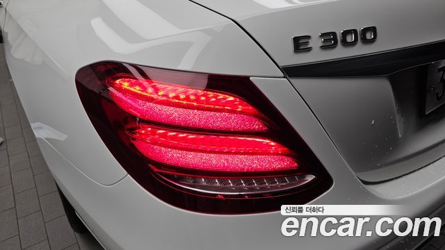 Mercedes-Benz E-Class (W213) E300 4MATIC Avnatgarde 2019 — фото 23