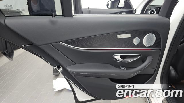 Mercedes-Benz E-Class (W213) E300 4MATIC Avnatgarde 2019 — фото 25