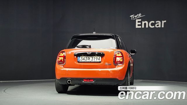 MINI Cooper 5Door HIGH 3rd 2021 — фото 4