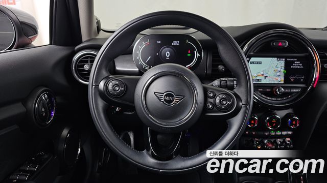 MINI Cooper 5Door HIGH 3rd 2021 — фото 13
