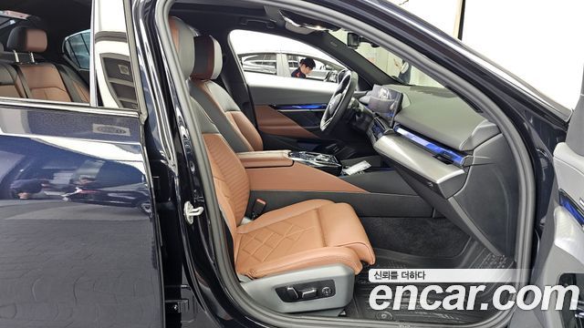 BMW 5 Series (G60) 530e xDrive M Sport 2026 — фото 11