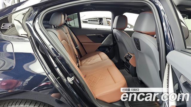 BMW 5 Series (G60) 530e xDrive M Sport 2026 — фото 12