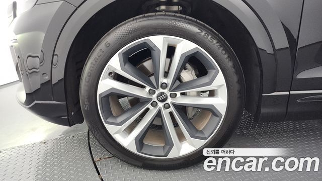 Audi Q8 (4M) 55 TFSI Quattro Premium 2025 — фото 5