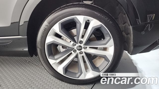 Audi Q8 (4M) 55 TFSI Quattro Premium 2025 — фото 21