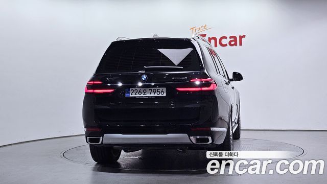 BMW X7 (G07) xDrive 40i Design Pure Excellence 6-Seater 2024 — фото 4