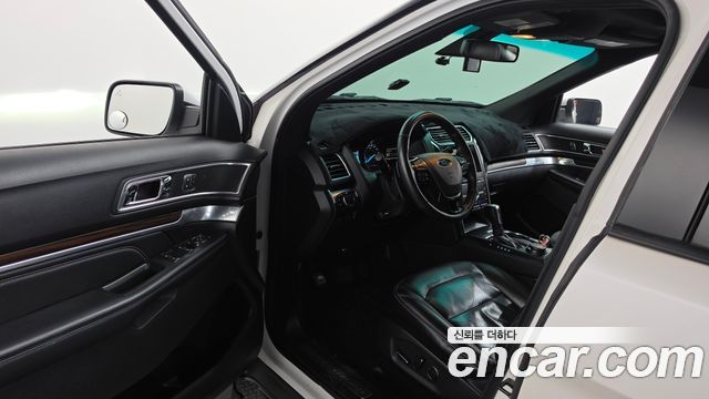 Ford Explorer 2.3 Limited 4WD 5th 2017 — фото 10