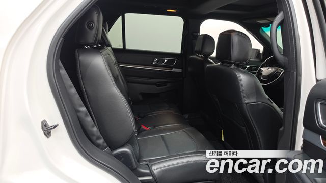 Ford Explorer 2.3 Limited 4WD 5th 2017 — фото 11