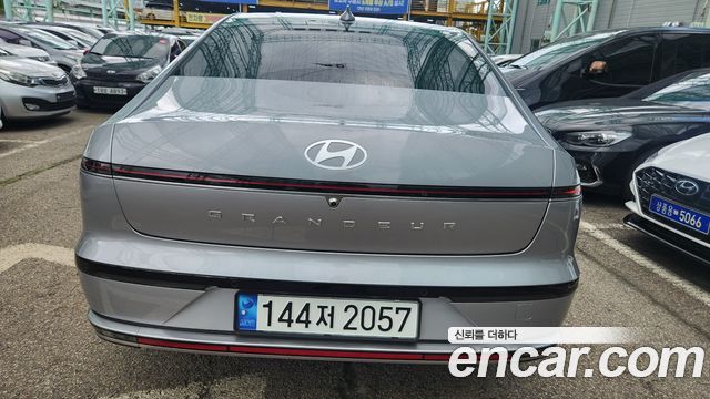 Hyundai Grandeur (GN7) 2,5 Gasoline 2WD Exclusive 2023 — фото 4