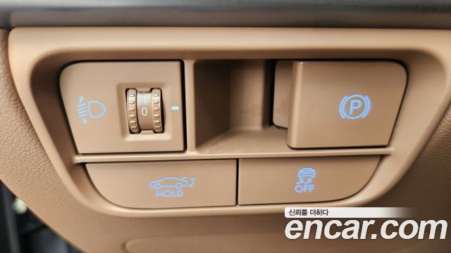 Hyundai Grandeur (GN7) 2,5 Gasoline 2WD Exclusive 2023 — фото 15