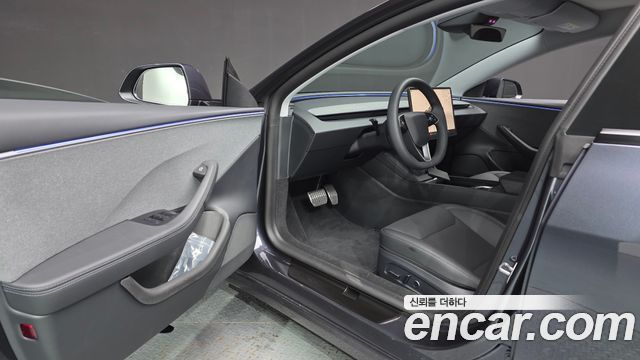 Tesla Model 3 Premium Long Range RWD 2026 — фото 10