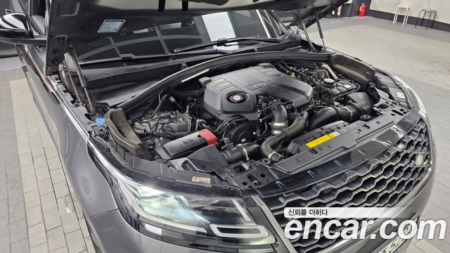 Land Rover Range Rover Velar 3.0 D300 R-Dynamic SE 2018 — фото 6