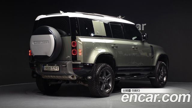 Land Rover Defender (L663) 110 P300 X-Dynamic SE 2022 — фото 2