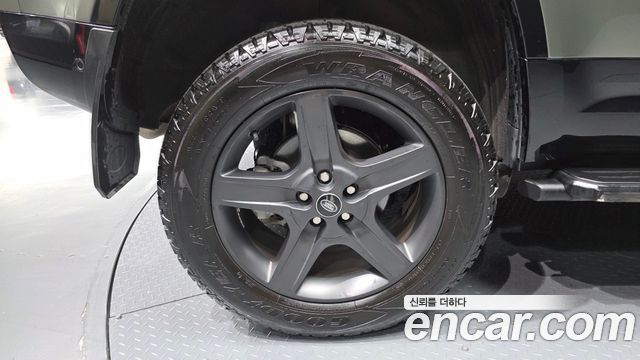Land Rover Defender (L663) 110 P300 X-Dynamic SE 2022 — фото 5