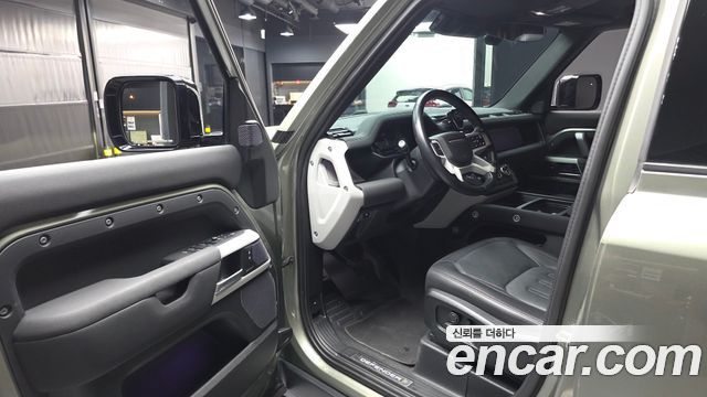 Land Rover Defender (L663) 110 P300 X-Dynamic SE 2022 — фото 10