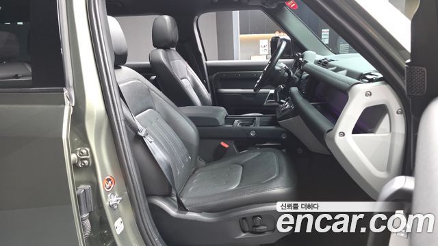 Land Rover Defender (L663) 110 P300 X-Dynamic SE 2022 — фото 11
