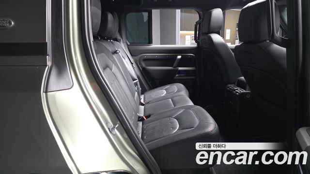 Land Rover Defender (L663) 110 P300 X-Dynamic SE 2022 — фото 12