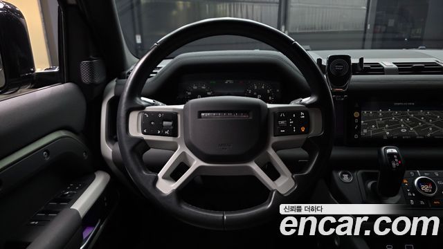 Land Rover Defender (L663) 110 P300 X-Dynamic SE 2022 — фото 13