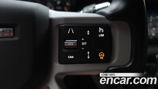 Land Rover Defender (L663) 110 P300 X-Dynamic SE 2022 — фото 16