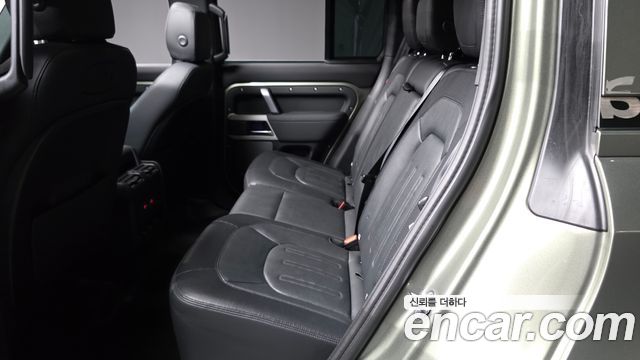 Land Rover Defender (L663) 110 P300 X-Dynamic SE 2022 — фото 26
