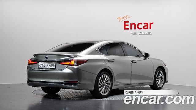 Lexus ES300h (VII) Luxury Plus 2019 — фото 2