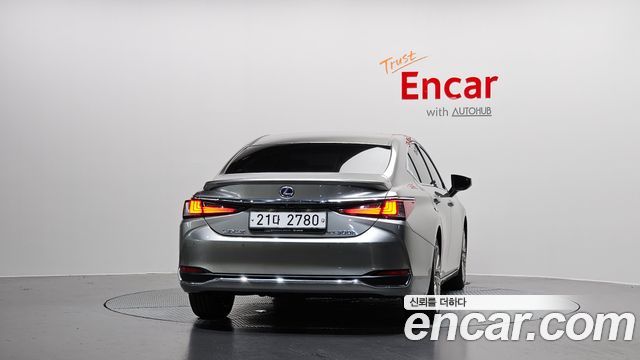 Lexus ES300h (VII) Luxury Plus 2019 — фото 4