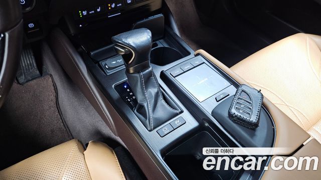 Lexus ES300h (VII) Luxury Plus 2019 — фото 9