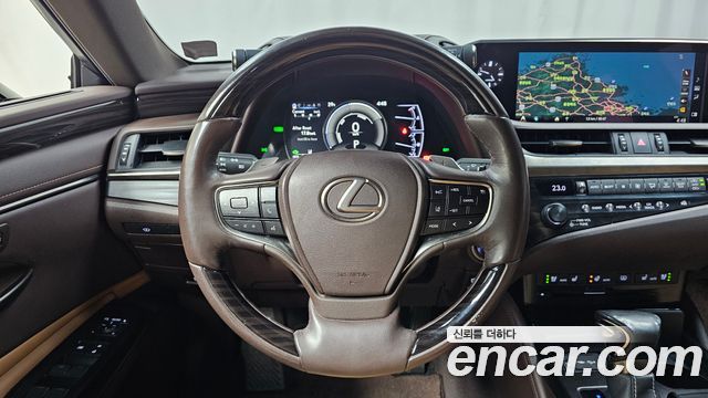 Lexus ES300h (VII) Luxury Plus 2019 — фото 13