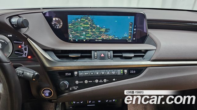 Lexus ES300h (VII) Luxury Plus 2019 — фото 15