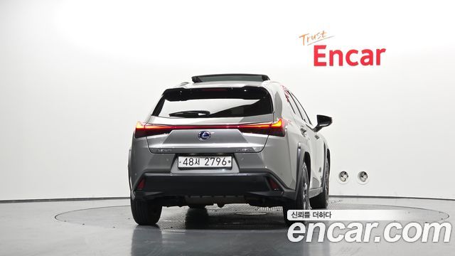 Lexus UX250h 2.0 2WD 2019 — фото 4