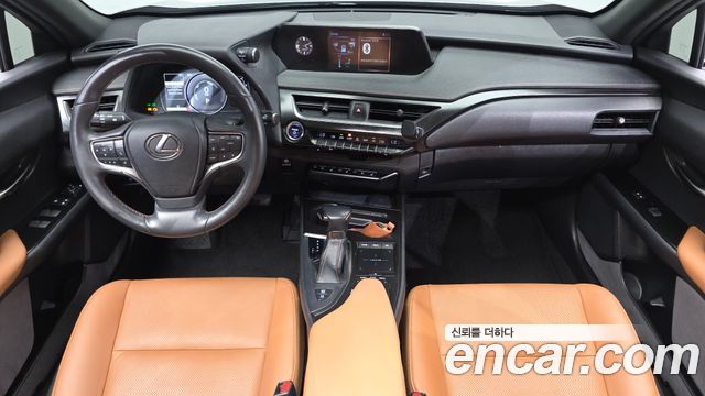 Lexus UX250h 2.0 2WD 2019 — фото 7