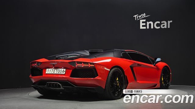 Lamborghini Aventador LP700-4 Roadster Pirelli Edition 2016 — фото 2