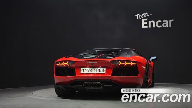 Lamborghini Aventador LP700-4 Roadster Pirelli Edition 2016 — фото 4