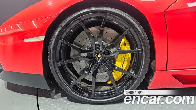 Lamborghini Aventador LP700-4 Roadster Pirelli Edition 2016 — фото 5