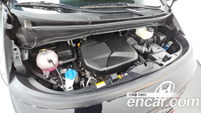 Hyundai Staria Cargo 5-Seater Modern 2022 — фото 6