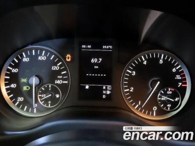 Mercedes-Benz V-Class 2.0 W447 2020 — фото 9