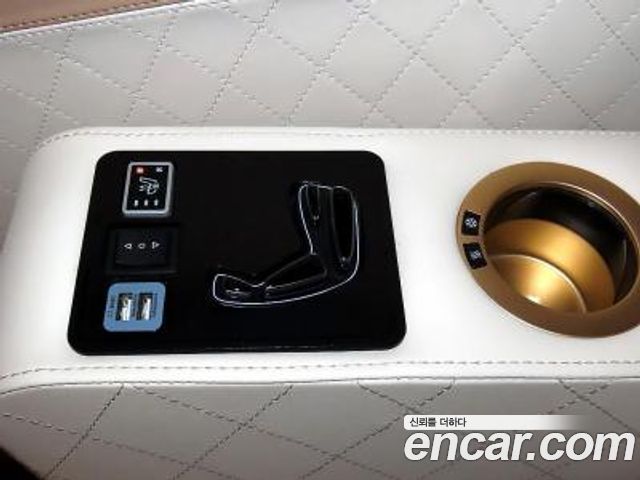 Mercedes-Benz V-Class 2.0 W447 2020 — фото 18