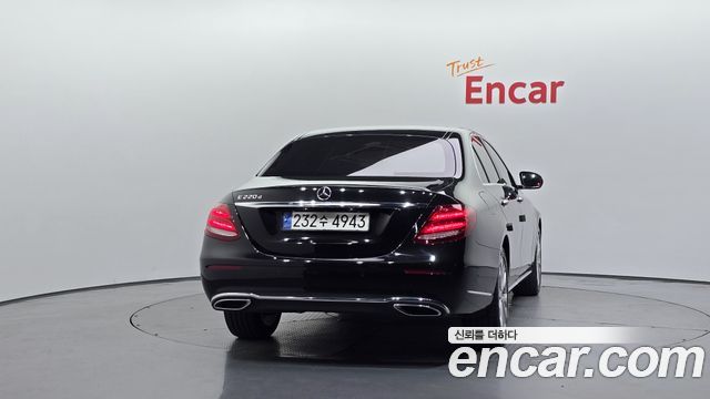 Mercedes-Benz E-Class (W213) E220d Exclusive 2019 — фото 4