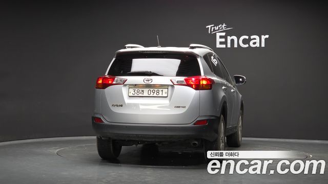 Toyota RAV4 2.5 2WD 4th 2015 — фото 4