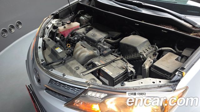 Toyota RAV4 2.5 2WD 4th 2015 — фото 6
