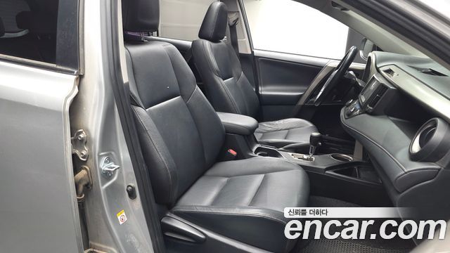 Toyota RAV4 2.5 2WD 4th 2015 — фото 11