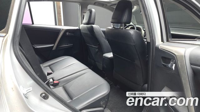 Toyota RAV4 2.5 2WD 4th 2015 — фото 12