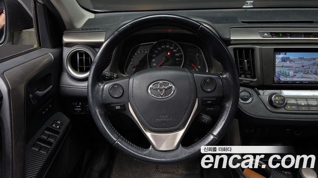 Toyota RAV4 2.5 2WD 4th 2015 — фото 13