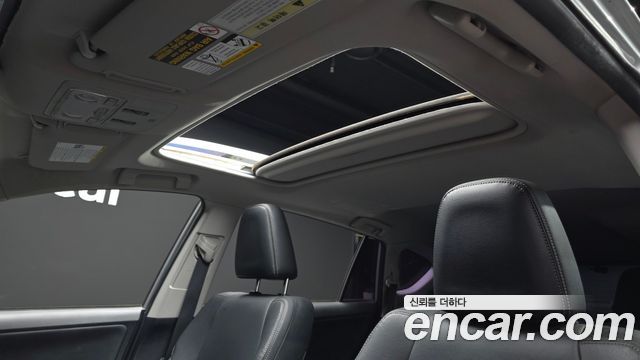 Toyota RAV4 2.5 2WD 4th 2015 — фото 17