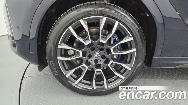 BMW X6 (G06) xDrive40i M Sport 2024 — фото 5