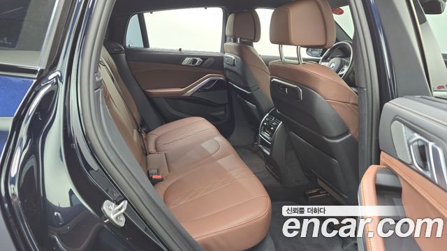 BMW X6 (G06) xDrive40i M Sport 2024 — фото 11