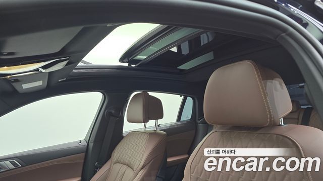 BMW X6 (G06) xDrive40i M Sport 2024 — фото 16
