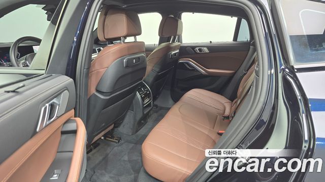 BMW X6 (G06) xDrive40i M Sport 2024 — фото 19